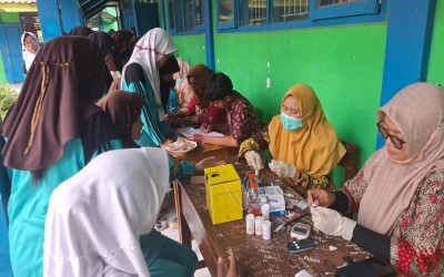 UPTD Puskesmas Terisi Gelar Pemeriksaan Kesehatan Siswa MTsN 11 Indramayu